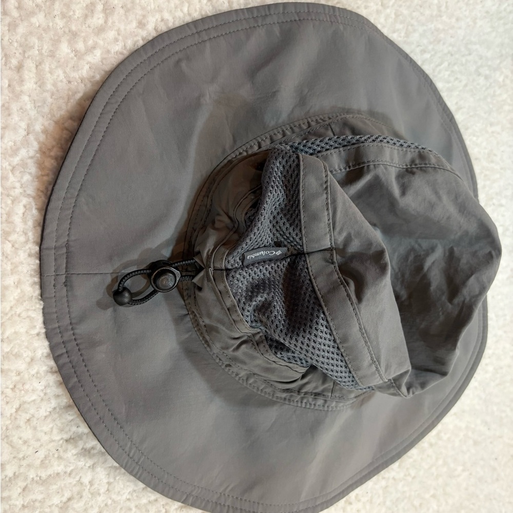 UNISEX | Columbia Light Gray Outdoor Hat | One size fits All